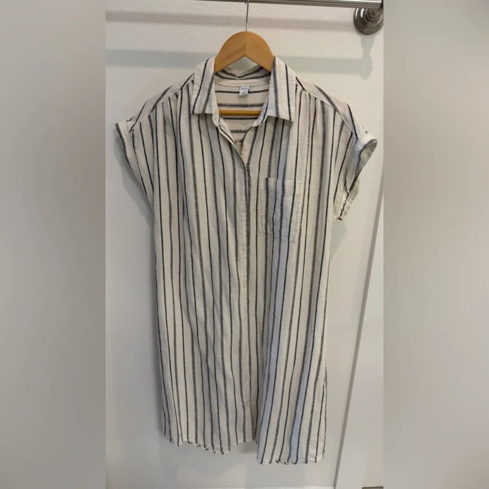 NEOT - Old Navy Cream Button Down Shirt Dress with Black Stripe Detail - Picture 2 of 7